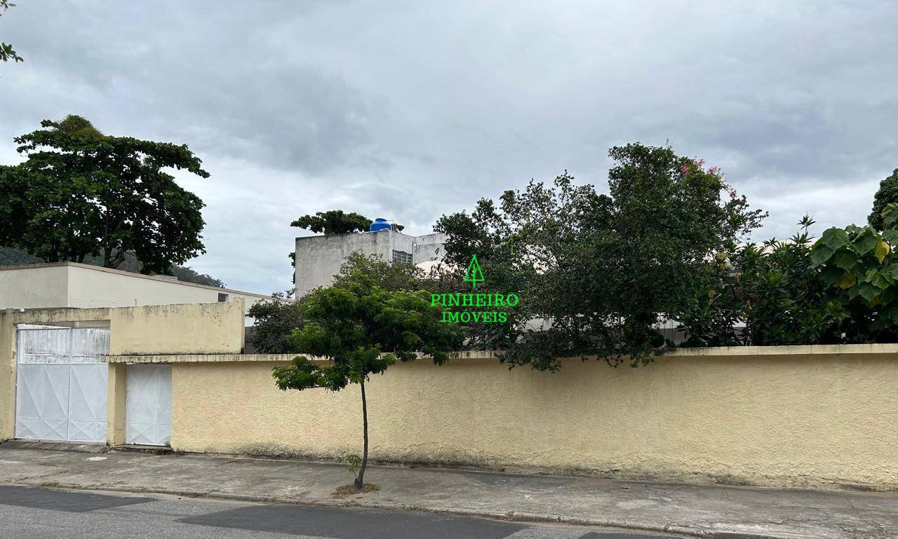 Casa à venda e aluguel com 2 quartos, 250m² - Foto 2