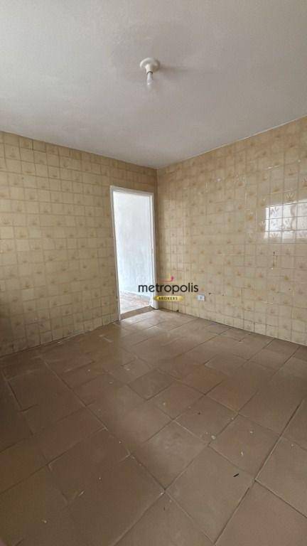 Casa para alugar com 2 quartos, 250m² - Foto 17