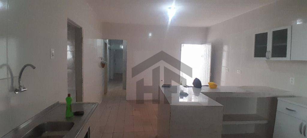 Casa para alugar com 3 quartos, 314m² - Foto 11