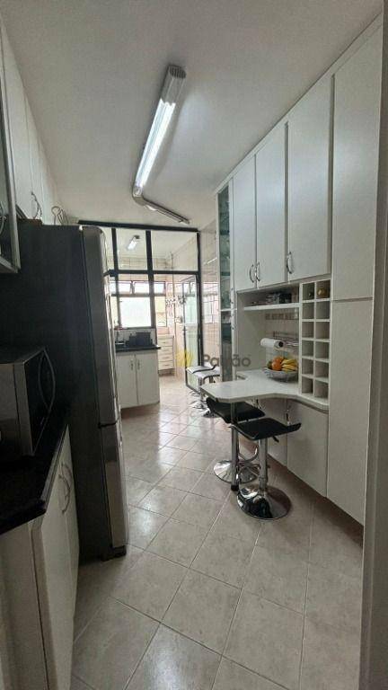 Apartamento à venda com 2 quartos, 68m² - Foto 9