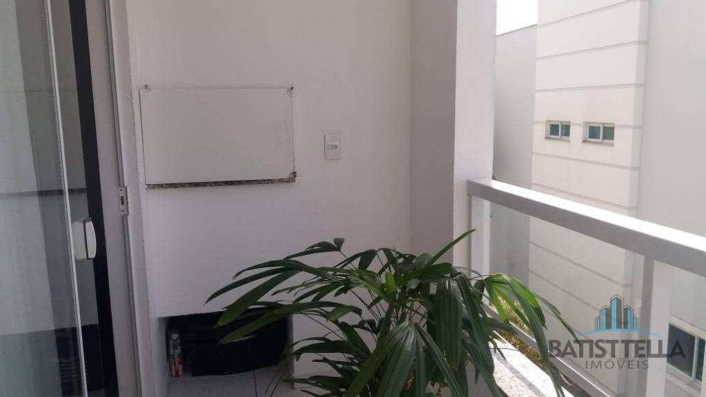 Apartamento à venda com 2 quartos, 68m² - Foto 5