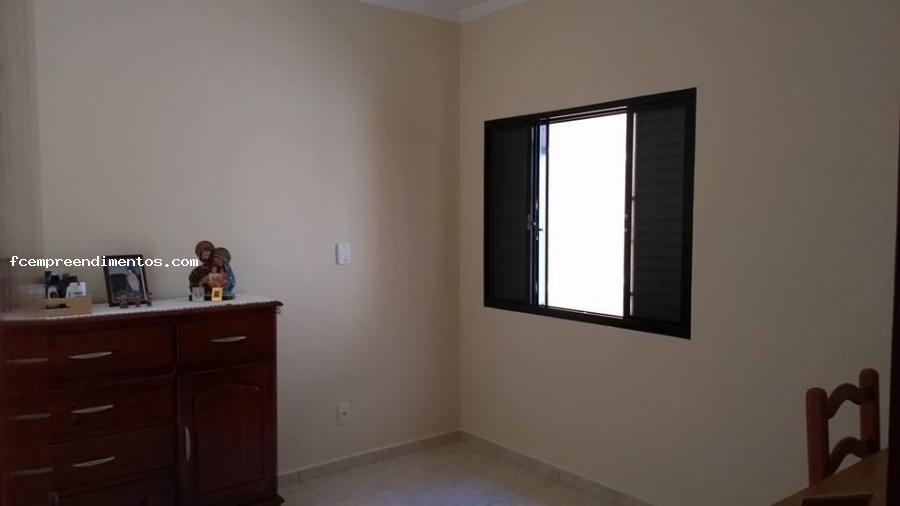 Casa à venda com 4 quartos, 300m² - Foto 14