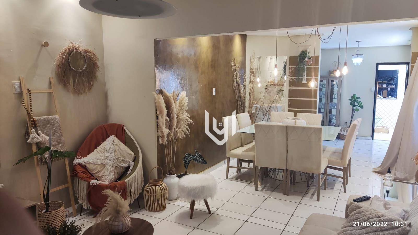 Casa à venda com 4 quartos, 250m² - Foto 2