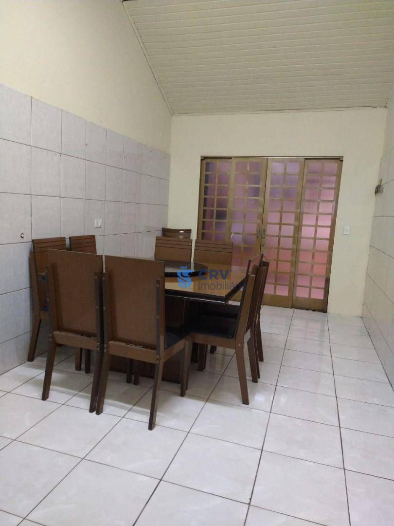 Casa à venda com 5 quartos, 200m² - Foto 4