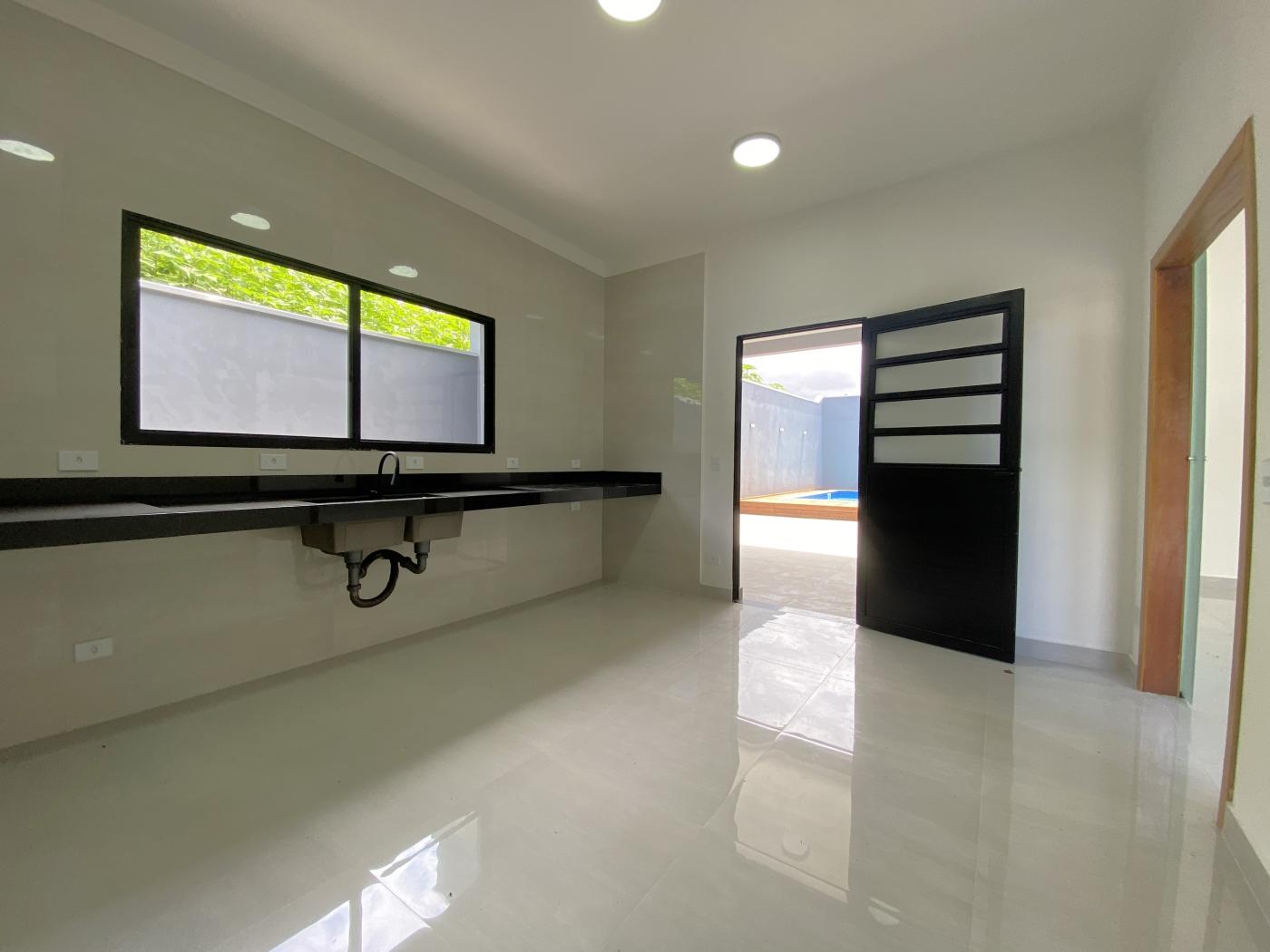 Casa à venda com 3 quartos, 131m² - Foto 11