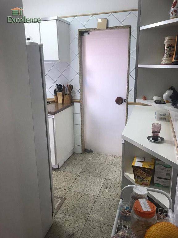 Apartamento à venda com 4 quartos, 230m² - Foto 19