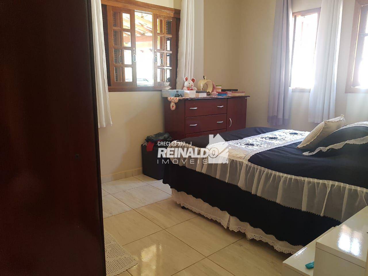 Chácara à venda com 6 quartos, 305m² - Foto 19