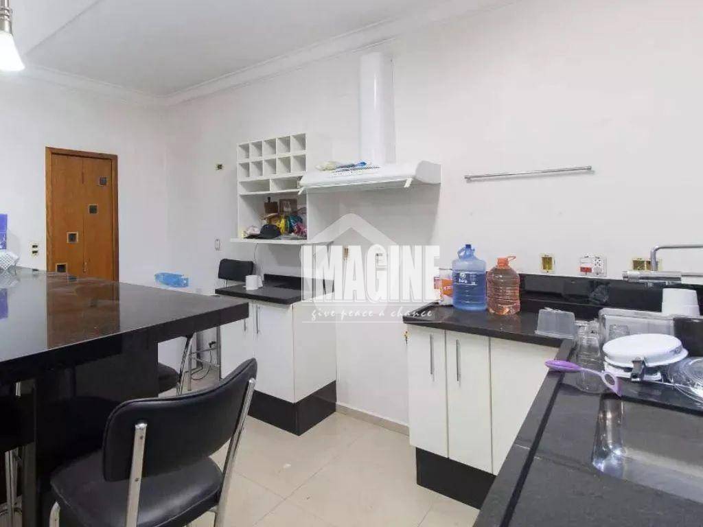 Sobrado à venda com 3 quartos, 250m² - Foto 16