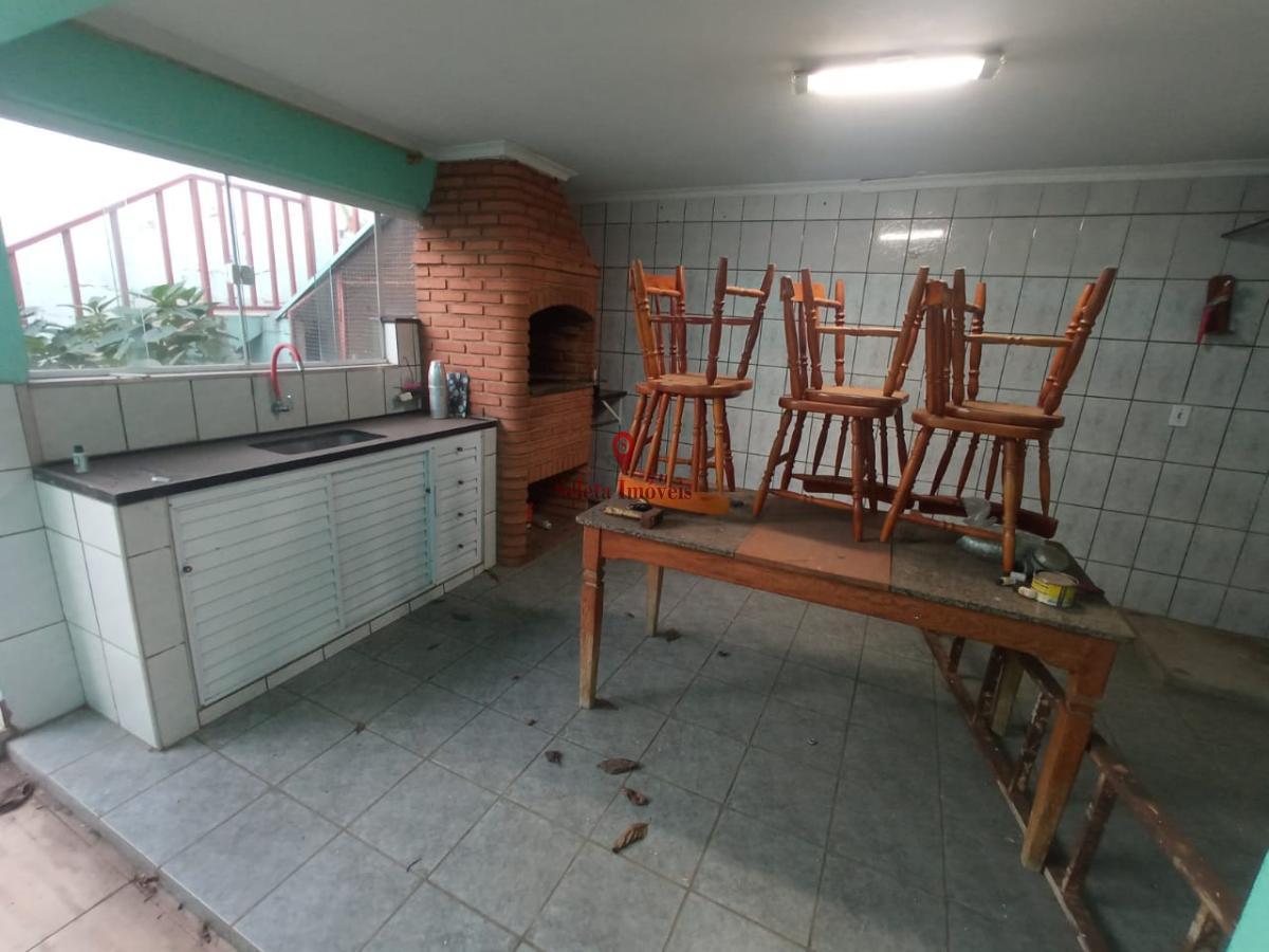 Casa à venda com 3 quartos, 200m² - Foto 21