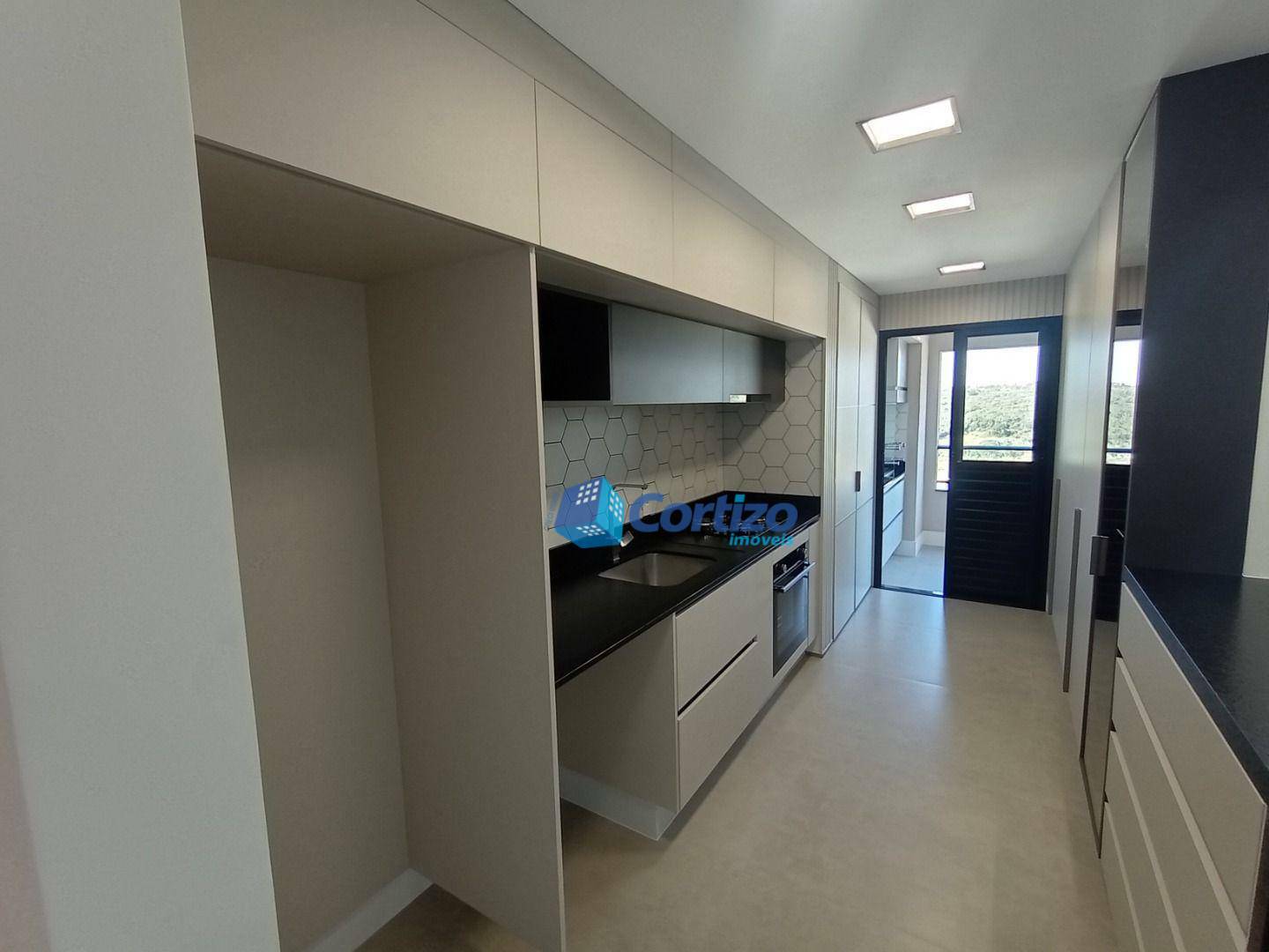 Apartamento para alugar com 3 quartos, 98m² - Foto 1