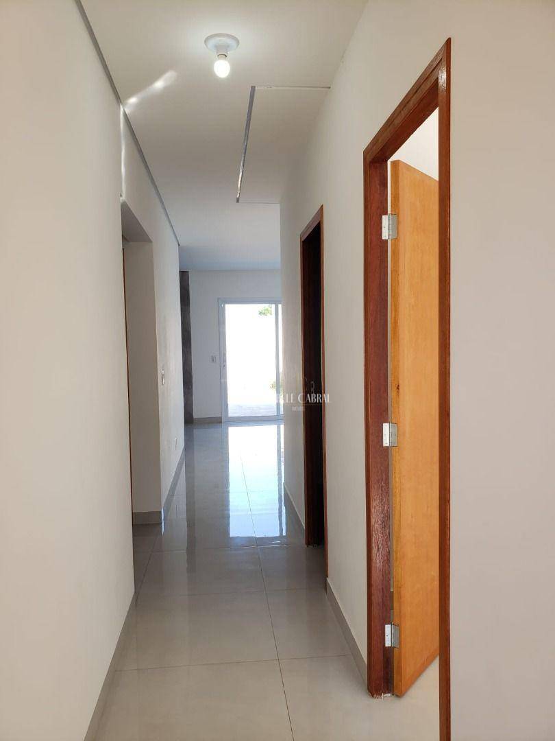 Casa à venda com 4 quartos, 210m² - Foto 7