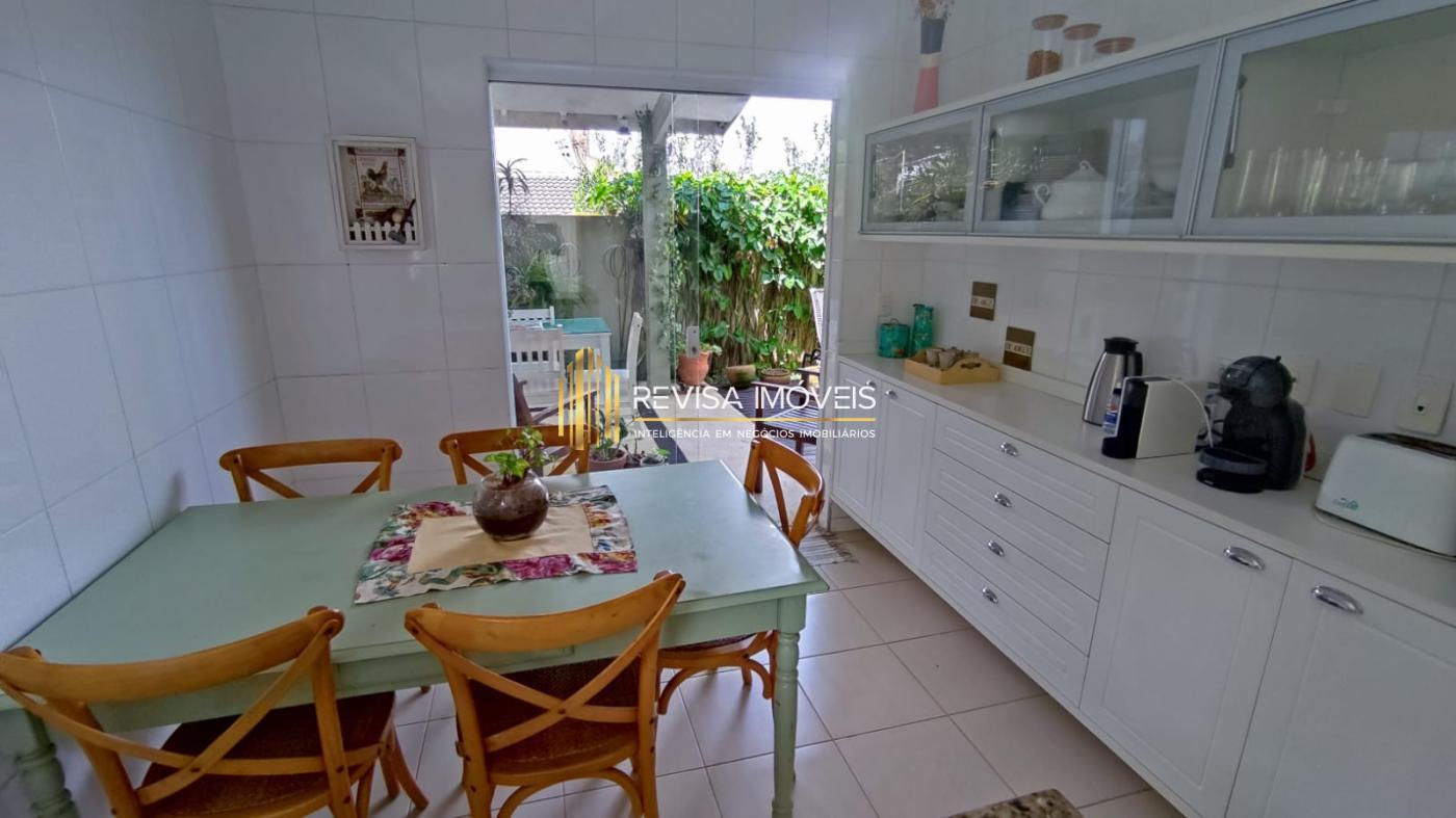 Casa para alugar com 4 quartos, 230m² - Foto 11