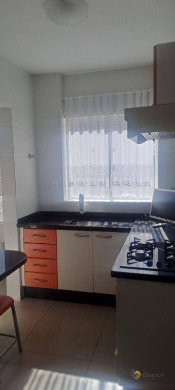 Apartamento para alugar com 2 quartos, 75m² - Foto 2