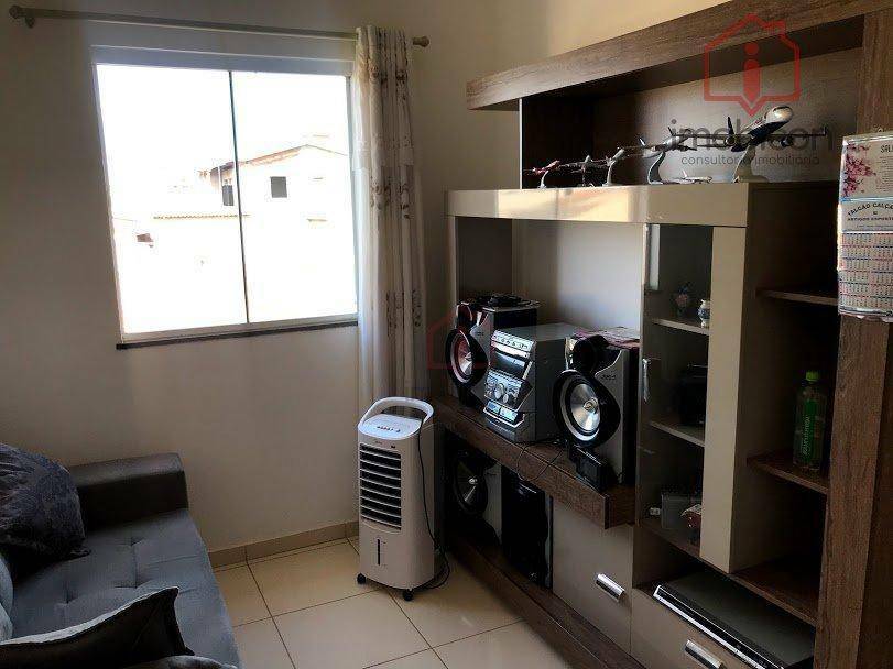 Casa à venda com 6 quartos, 220m² - Foto 26