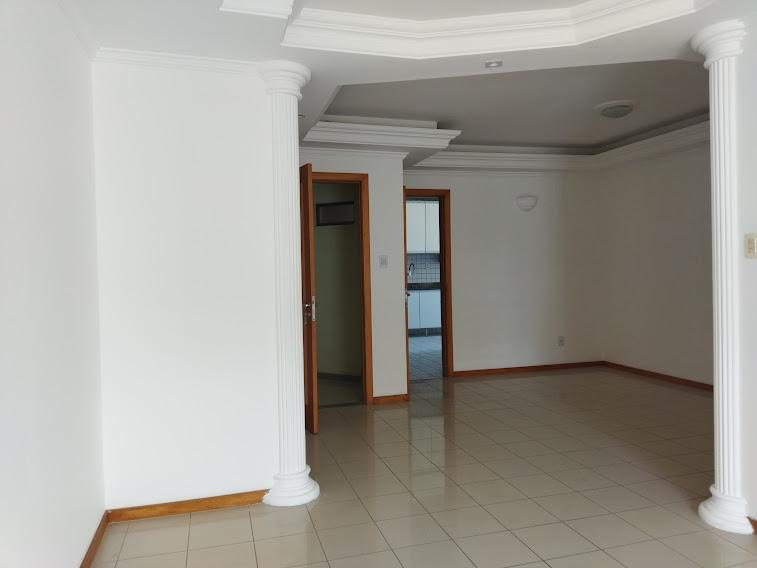 Apartamento à venda com 4 quartos, 136m² - Foto 4