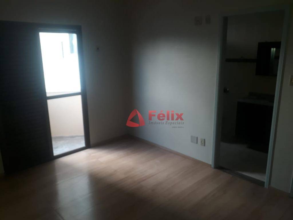 Apartamento à venda com 4 quartos, 140m² - Foto 4