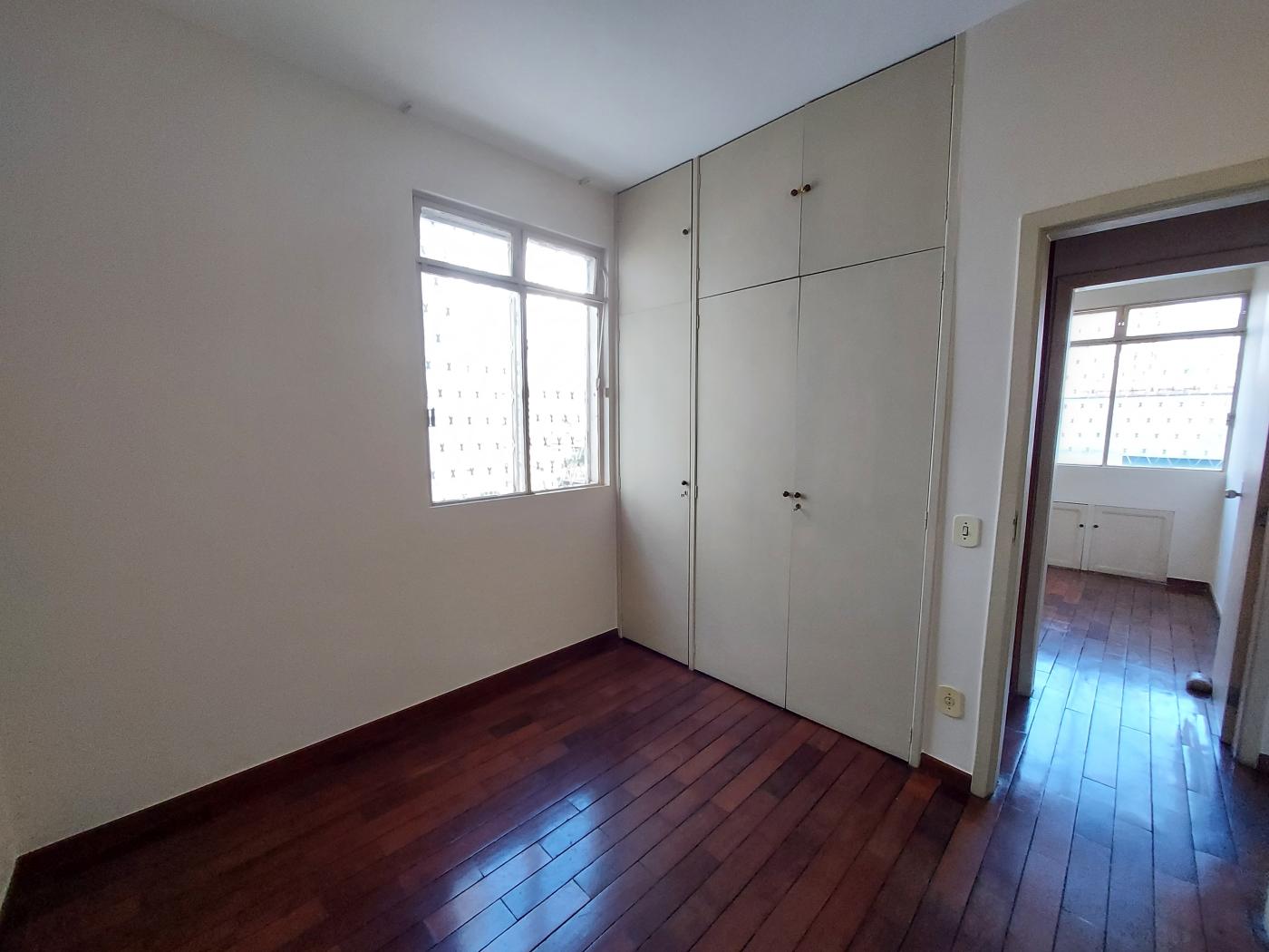 Apartamento à venda com 3 quartos, 84m² - Foto 12