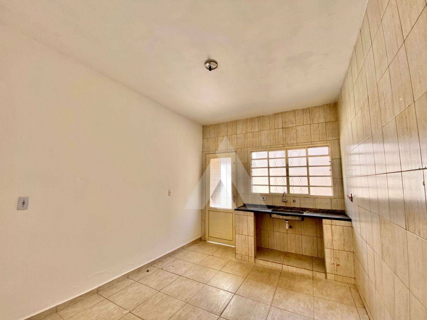 Casa à venda com 2 quartos, 80m² - Foto 6