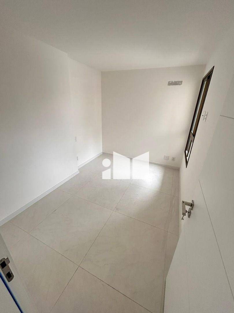 Apartamento à venda com 4 quartos, 150m² - Foto 15