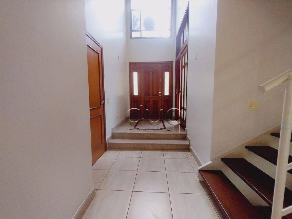 Casa de Condomínio para alugar com 3 quartos, 250m² - Foto 13