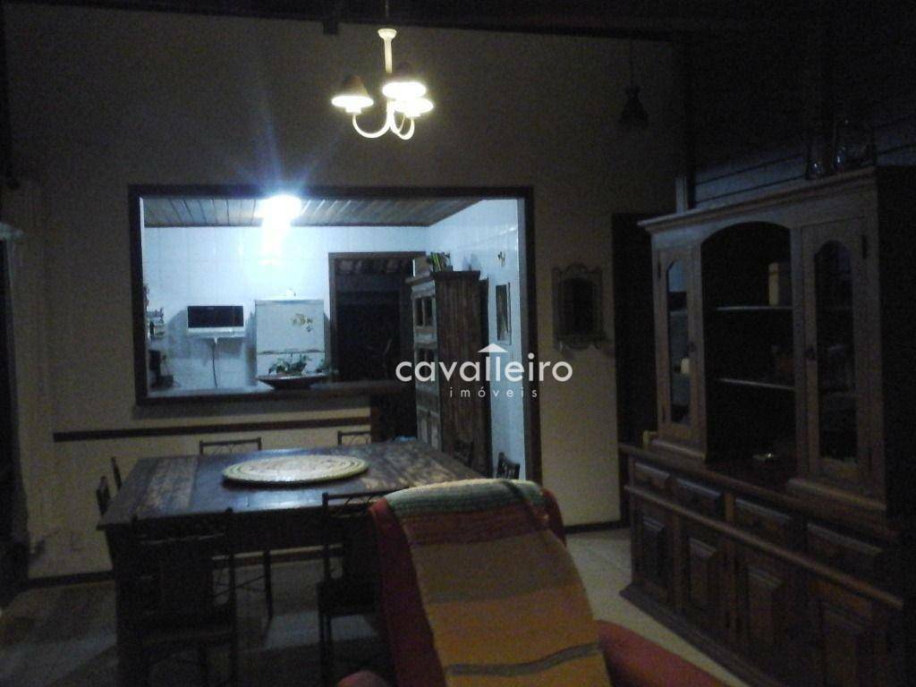 Casa à venda com 4 quartos, 200m² - Foto 4