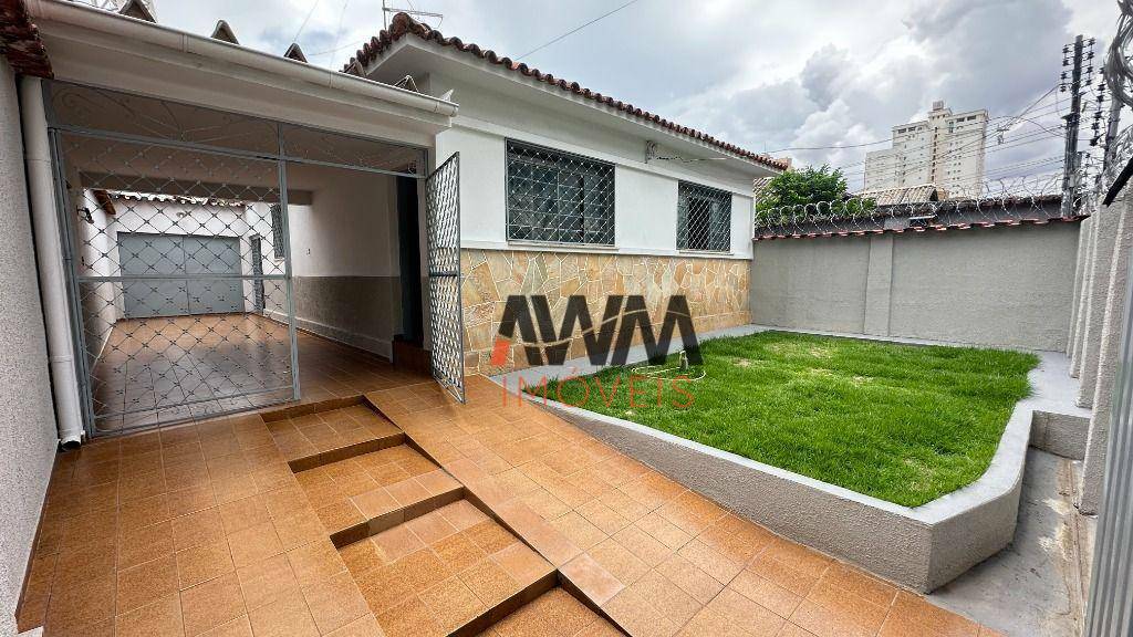 Casa à venda com 4 quartos, 380m² - Foto 1