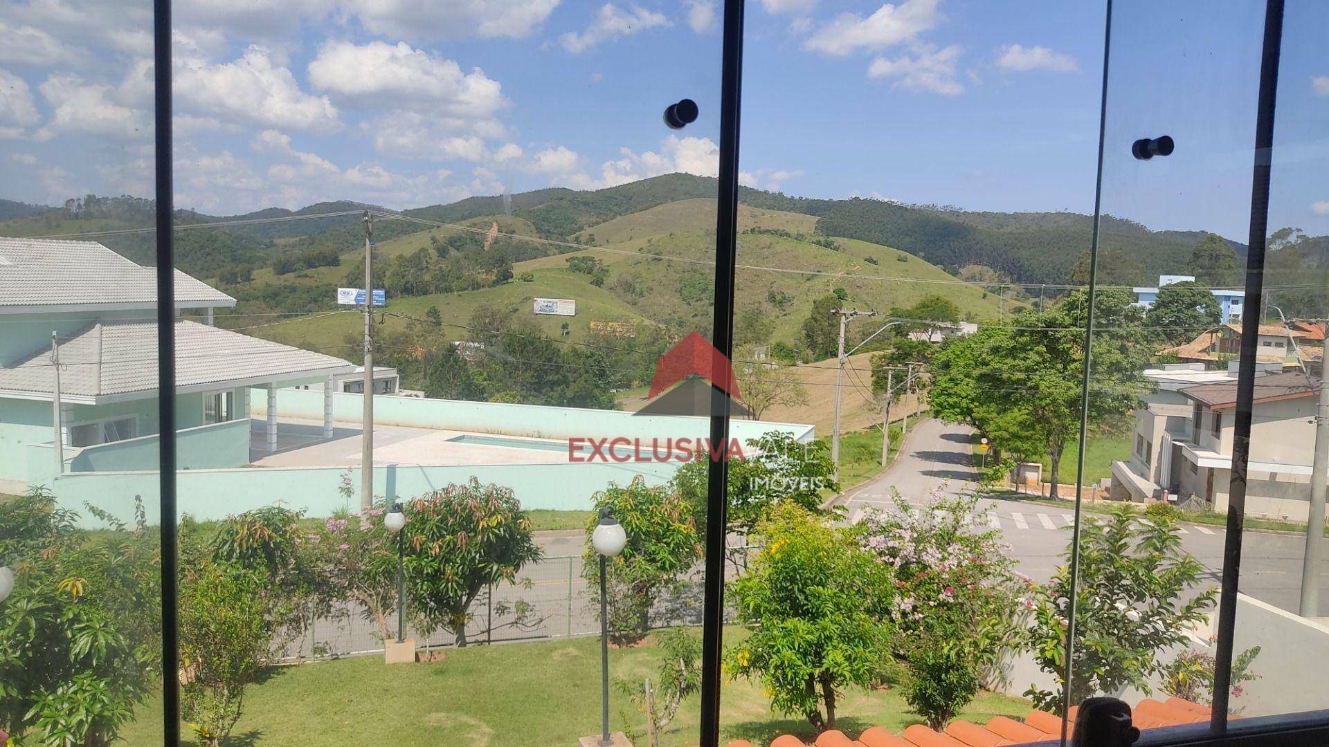 Casa de Condomínio à venda com 4 quartos, 230m² - Foto 1