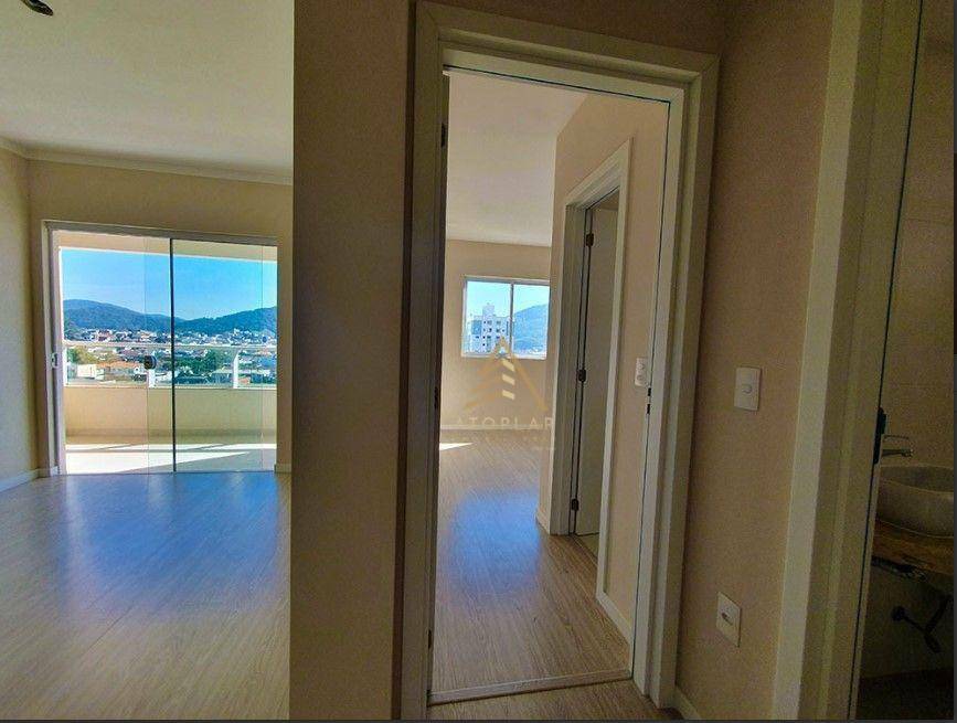 Apartamento à venda com 2 quartos, 70m² - Foto 4