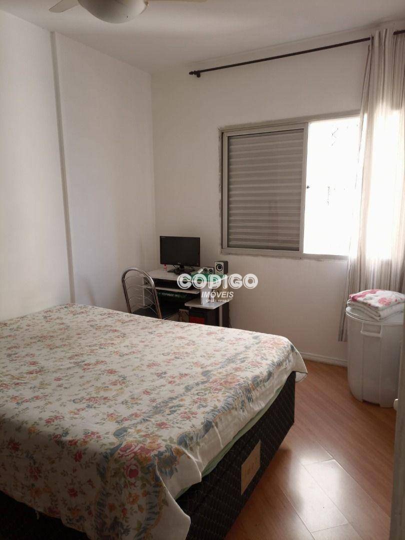 Apartamento à venda com 2 quartos, 65m² - Foto 2