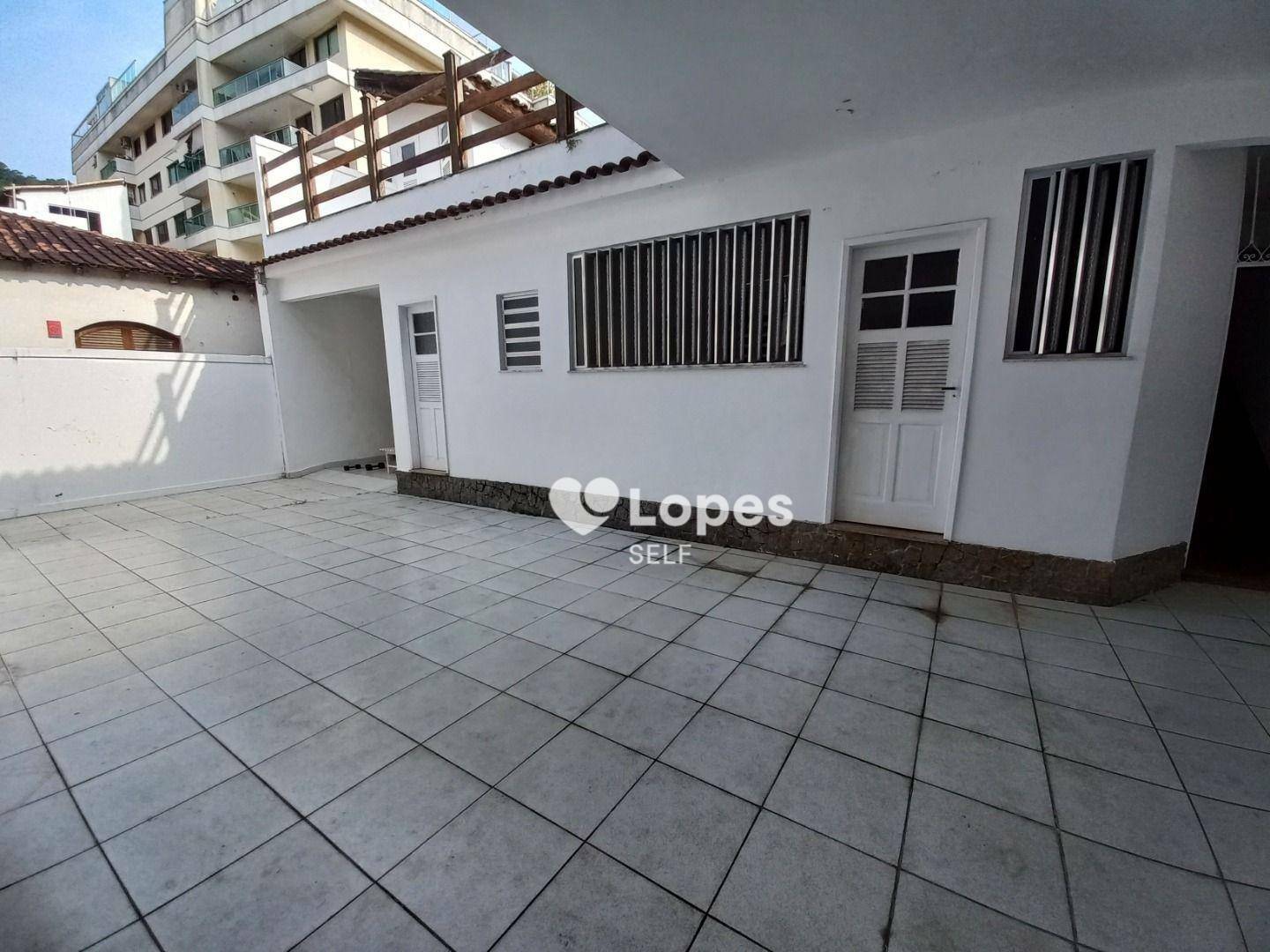 Casa à venda com 6 quartos, 450m² - Foto 18