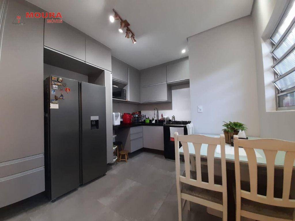 Casa à venda com 4 quartos, 159m² - Foto 11