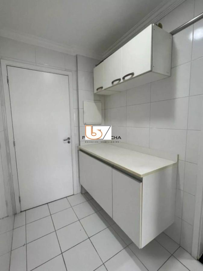 Apartamento para alugar com 3 quartos, 202m² - Foto 17