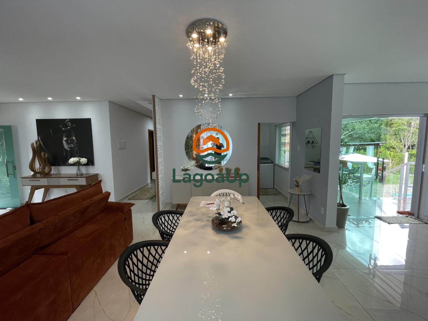 Casa de Condomínio à venda com 3 quartos, 250m² - Foto 2