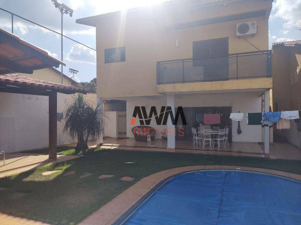 Sobrado à venda com 4 quartos, 309m² - Foto 1