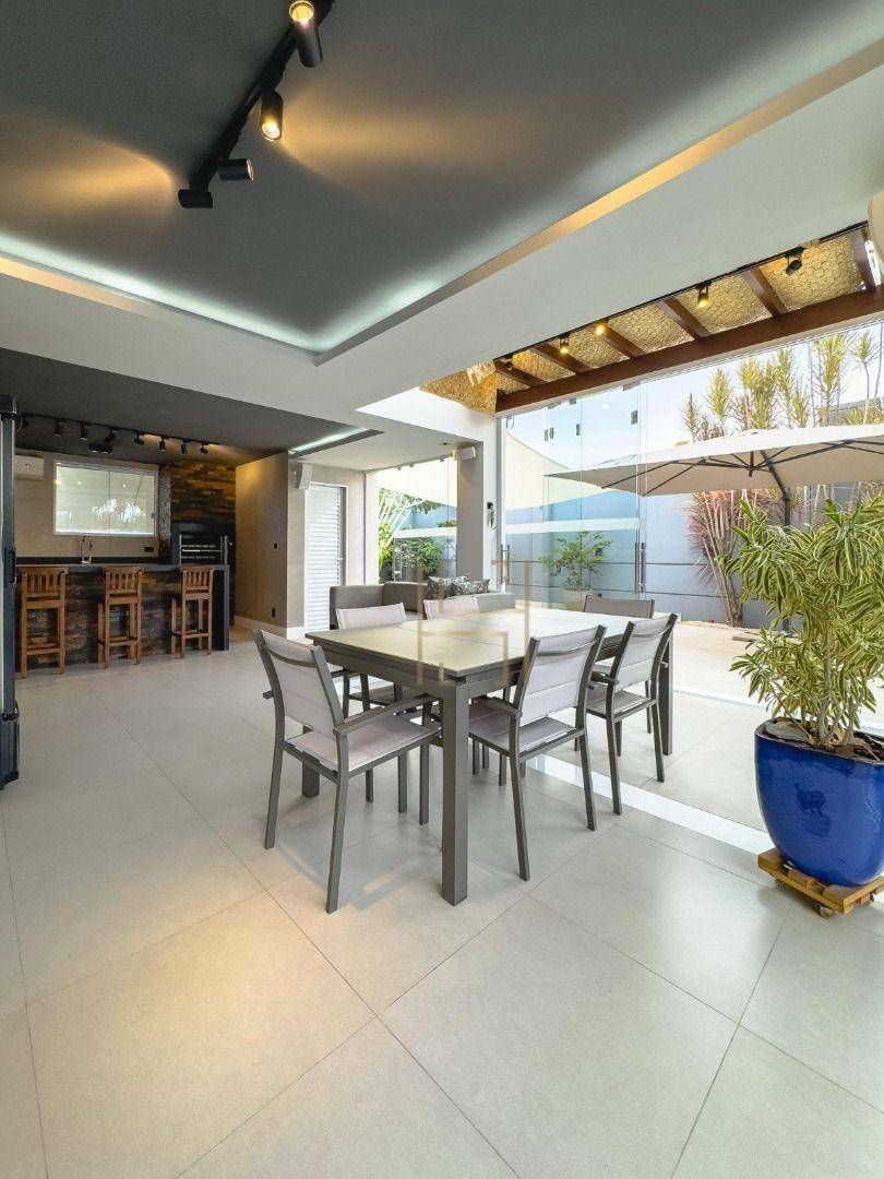 Casa de Condomínio à venda com 4 quartos, 350m² - Foto 24