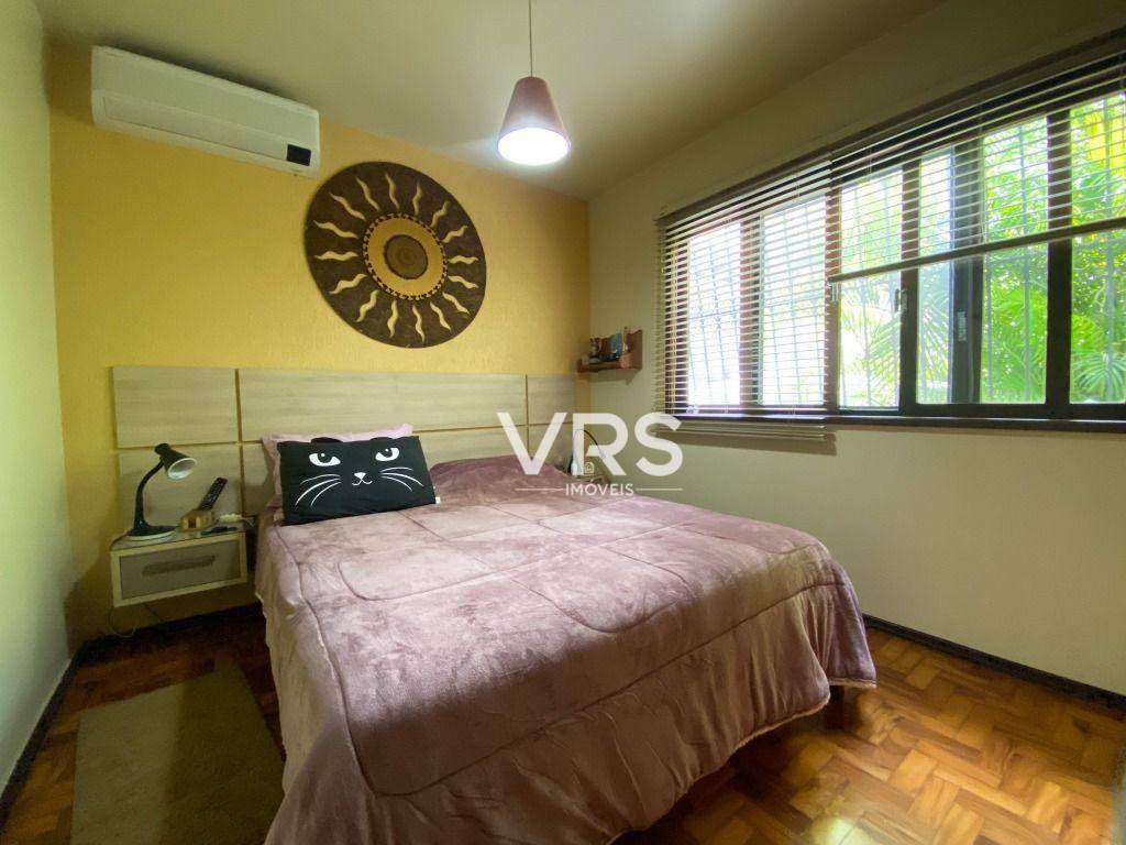 Casa à venda com 4 quartos, 180m² - Foto 14