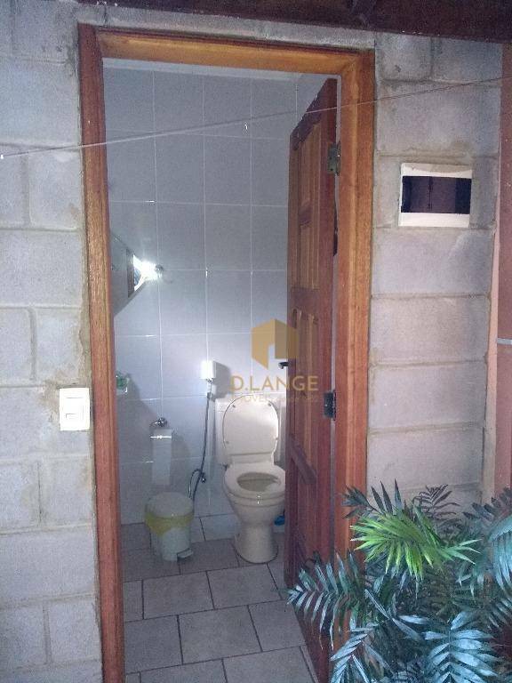 Casa à venda com 4 quartos, 210m² - Foto 25