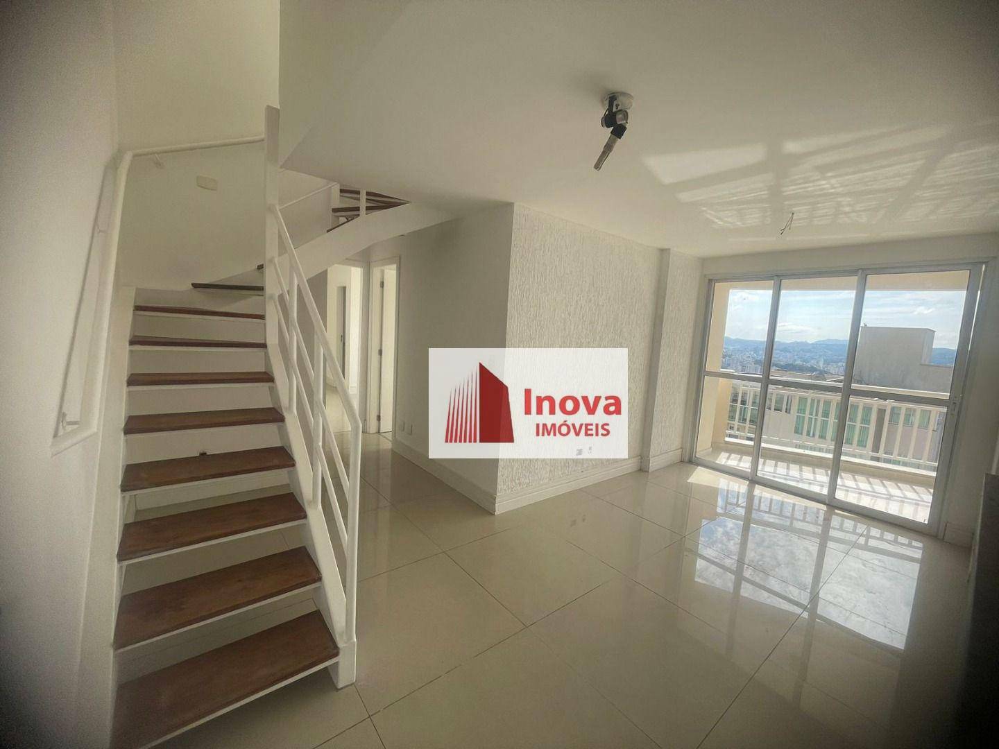 Cobertura à venda com 2 quartos, 180m² - Foto 2