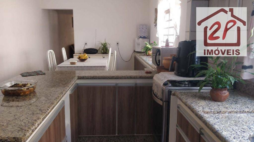 Sobrado à venda com 3 quartos, 210m² - Foto 1