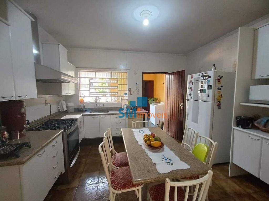 Sobrado à venda com 4 quartos, 200m² - Foto 14