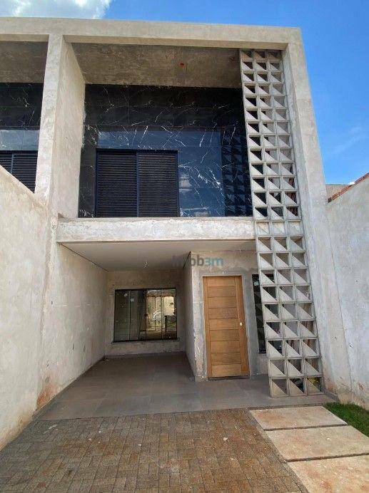 Sobrado à venda com 3 quartos, 143m² - Foto 1