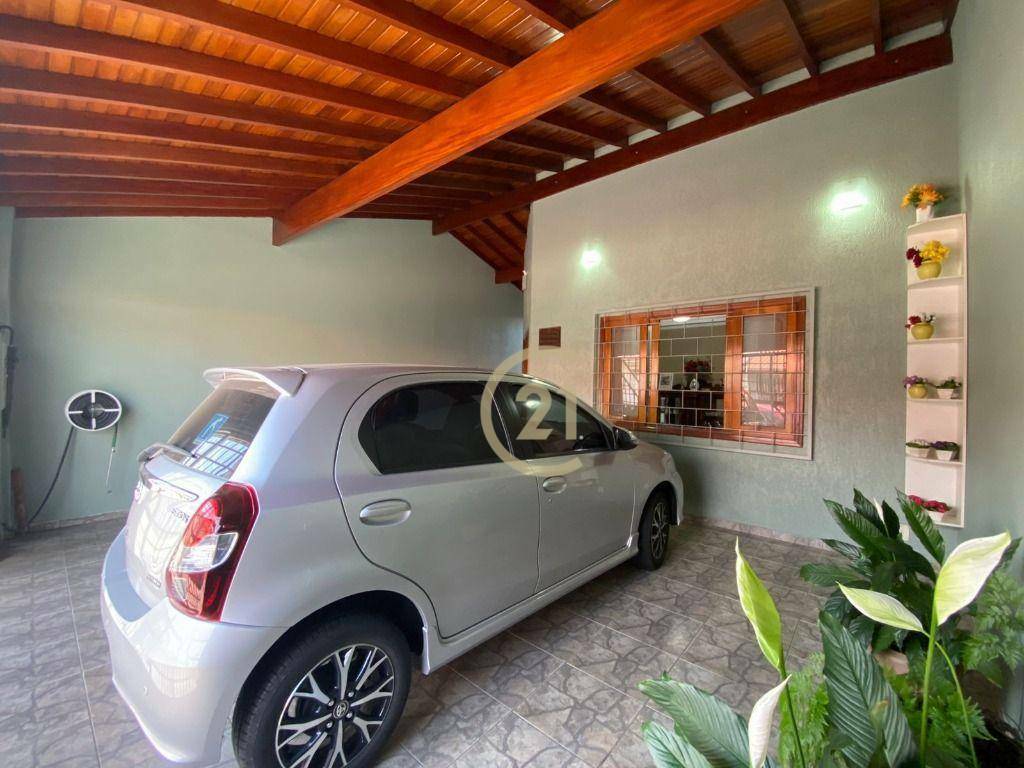 Casa à venda com 3 quartos, 149m² - Foto 1