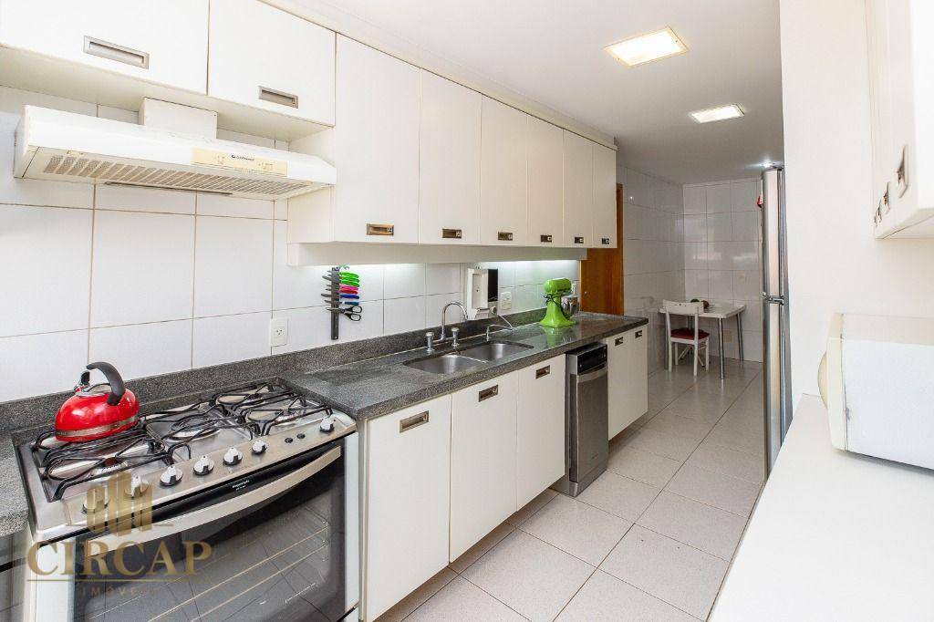 Apartamento à venda com 3 quartos, 188m² - Foto 13