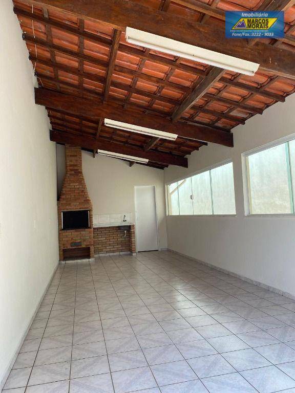 Casa à venda com 2 quartos, 125m² - Foto 3