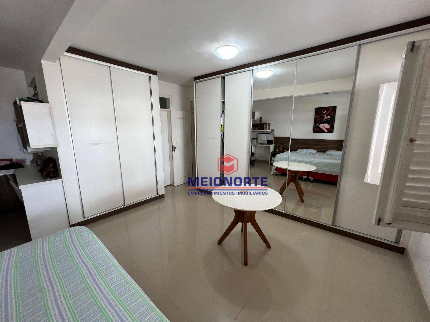 Casa à venda com 4 quartos, 500m² - Foto 3