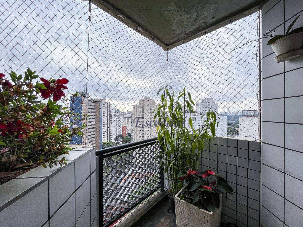 Apartamento à venda com 3 quartos, 200m² - Foto 26