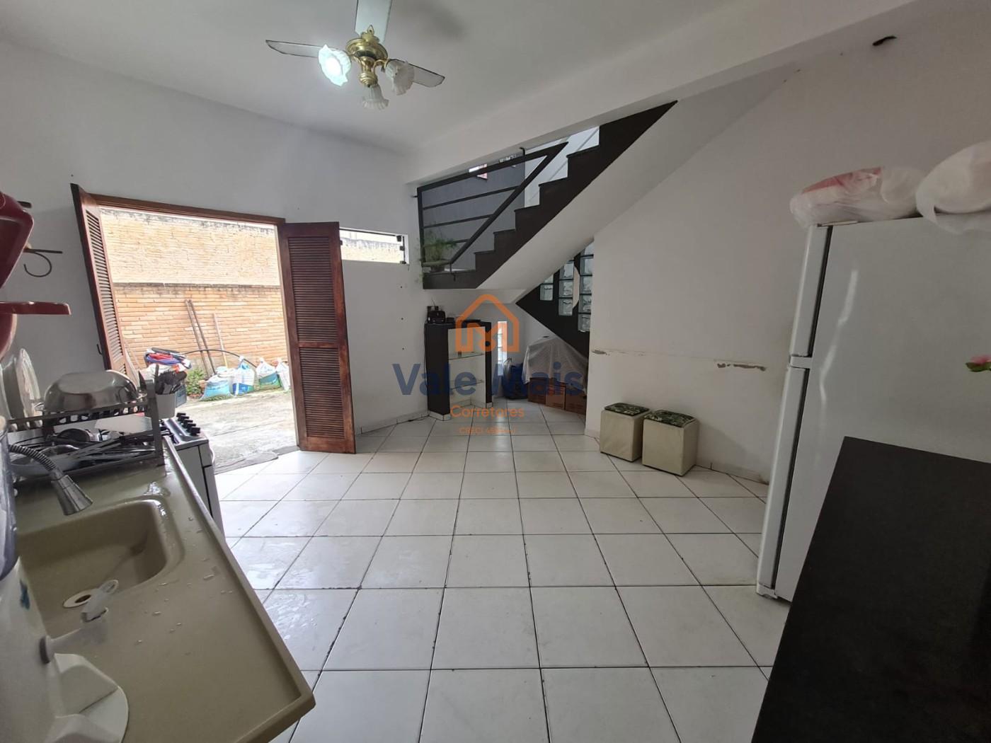 Casa à venda com 3 quartos, 275m² - Foto 3