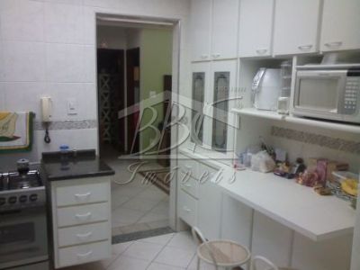 Apartamento à venda com 2 quartos, 61m² - Foto 4