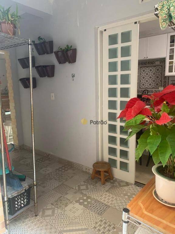 Casa à venda com 3 quartos, 281m² - Foto 11