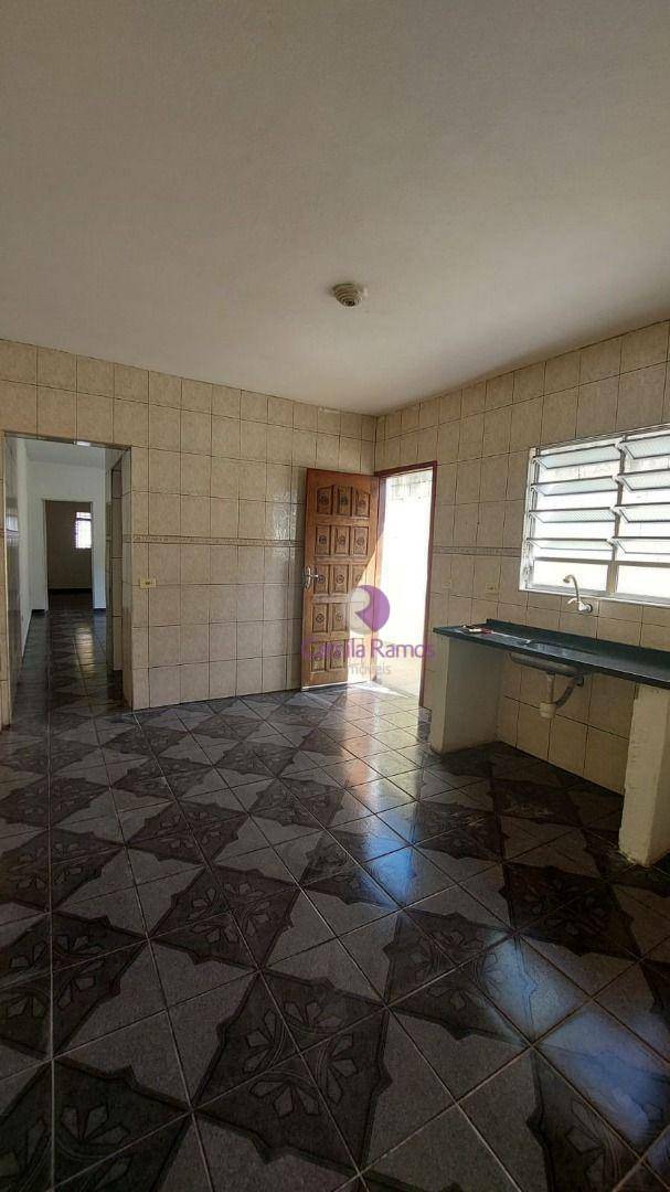Casa à venda com 2 quartos, 100m² - Foto 2